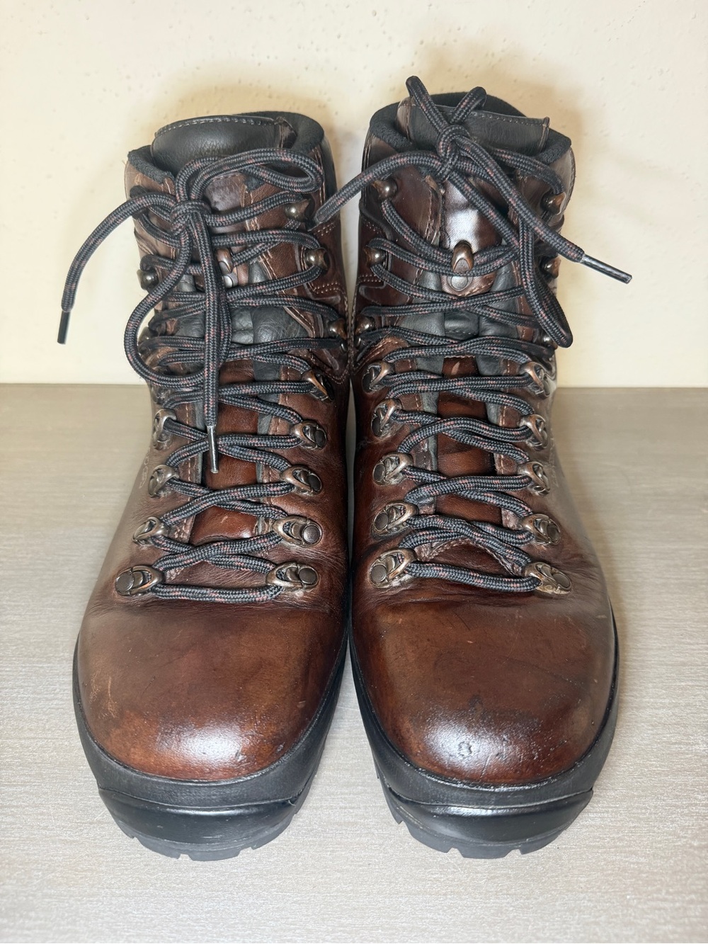 Lowa Hiking Boots Mens Sz 10 Leather Waterproof Outdoor Brown Vibram Gore-Tex - Picture 4 of 11